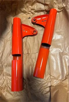 Preview: KTM Lampenhalter rechts und links SM25 3-Gang Korallrot NOS